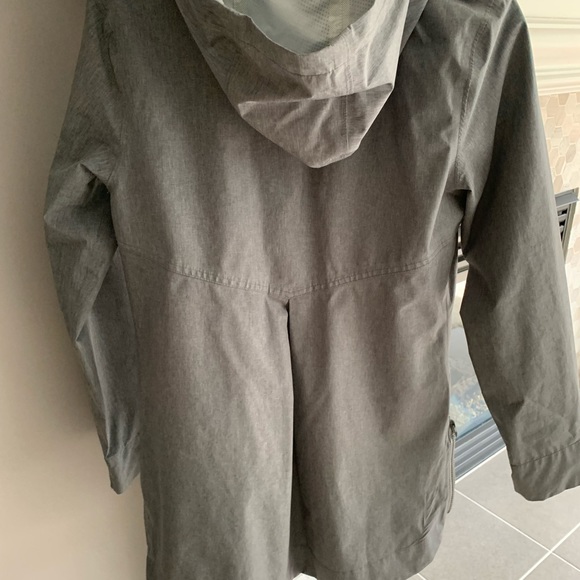 ❤️ Adorable rain jacket! - Picture 2 of 2